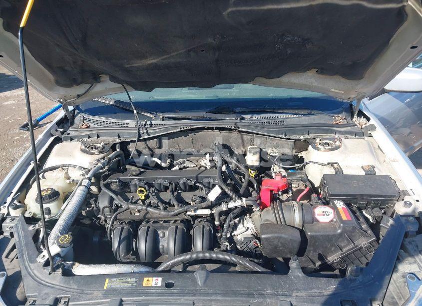 Photo 10 of 2010 Ford Fusion SE (VIN 3FAHP0HA8AR253196)