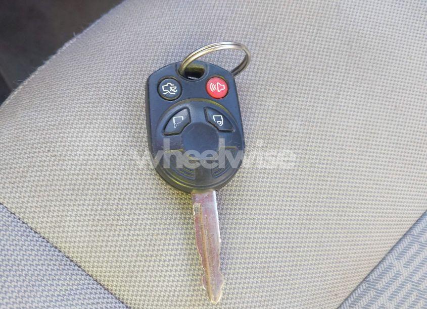 Photo 11 of 2010 Ford Fusion SE (VIN 3FAHP0HA8AR253196)