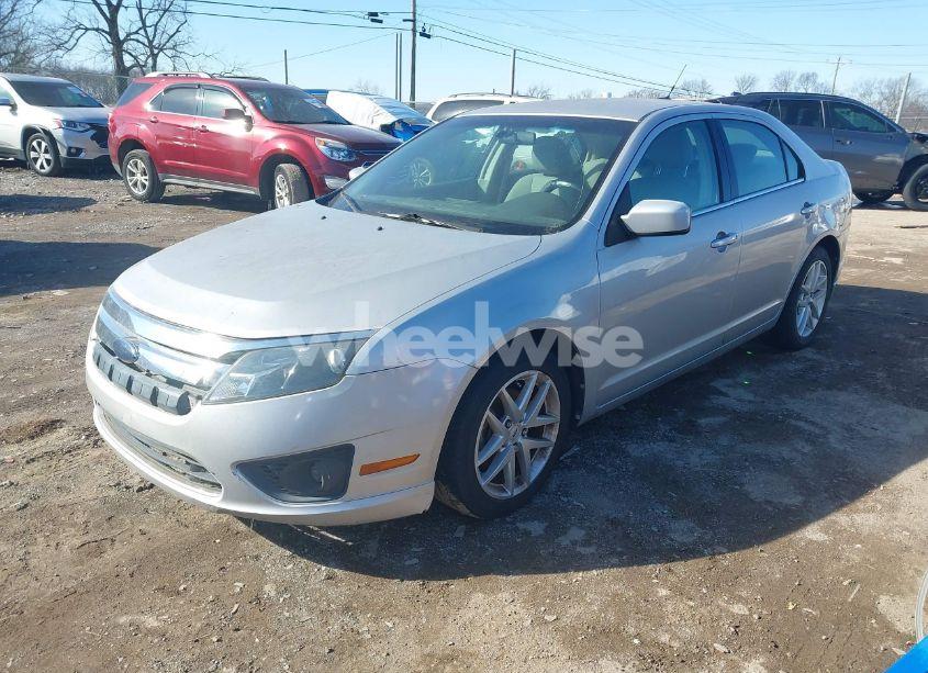 Photo 2 of 2010 Ford Fusion SE (VIN 3FAHP0HA8AR253196)