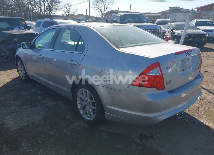Photo 3 of 2010 Ford Fusion SE (VIN 3FAHP0HA8AR253196)
