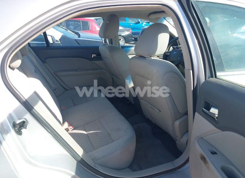 Photo 8 of 2010 Ford Fusion SE (VIN 3FAHP0HA8AR253196)