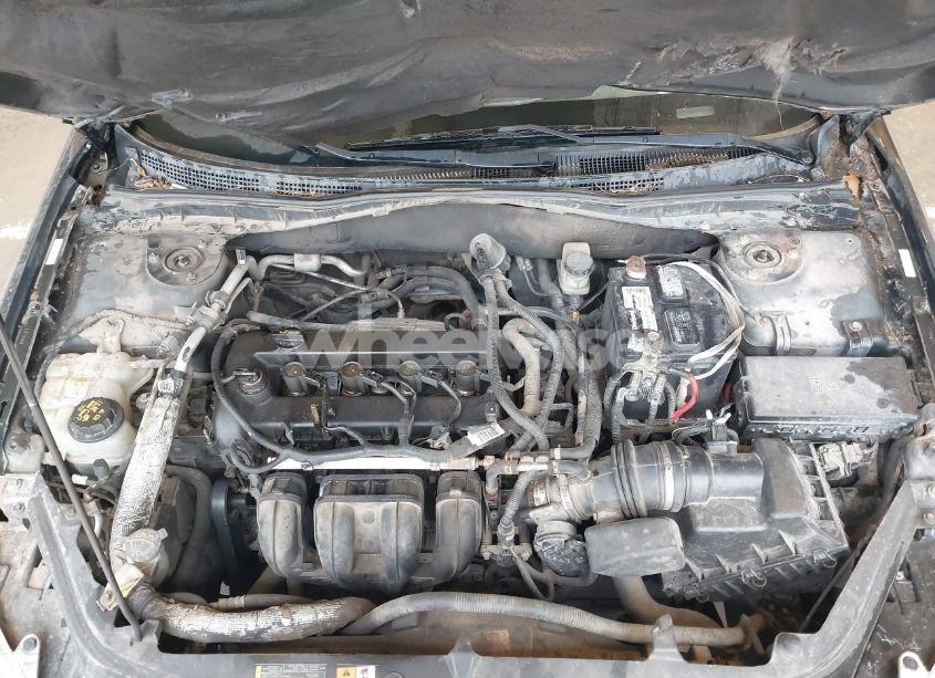 Photo 10 of 2010 Ford Fusion SE (VIN 3FAHP0HA8AR270242)