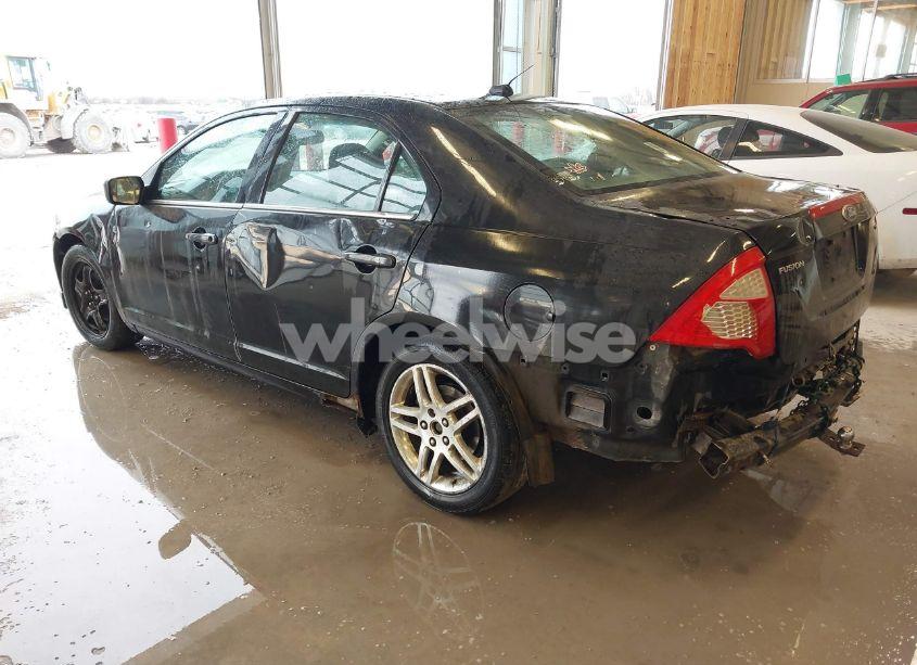 Photo 3 of 2010 Ford Fusion SE (VIN 3FAHP0HA8AR270242)