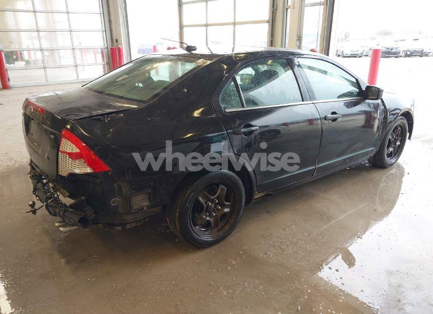 Photo 4 of 2010 Ford Fusion SE (VIN 3FAHP0HA8AR270242)