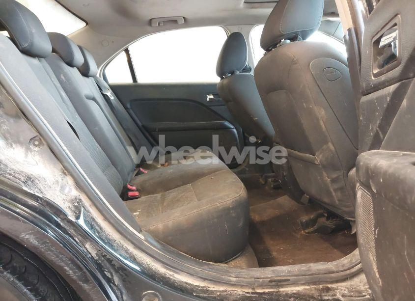 Photo 8 of 2010 Ford Fusion SE (VIN 3FAHP0HA8AR270242)