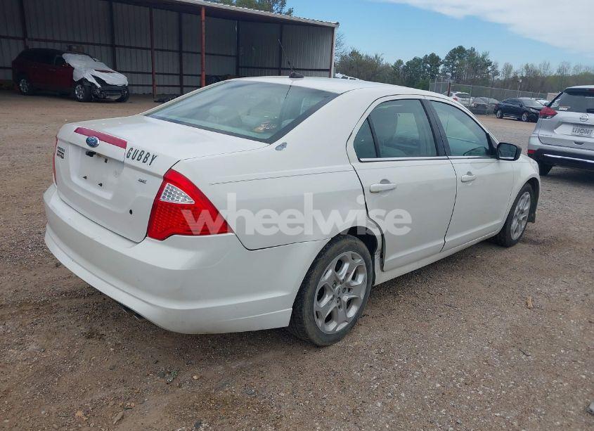 Photo 4 of 2010 Ford Fusion SE (VIN 3FAHP0HA8AR271181)