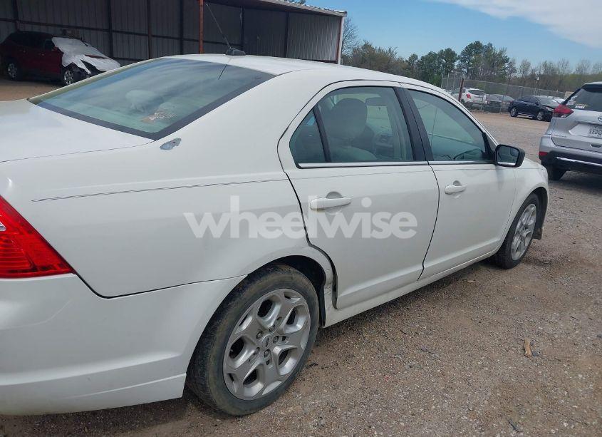 Photo 6 of 2010 Ford Fusion SE (VIN 3FAHP0HA8AR271181)