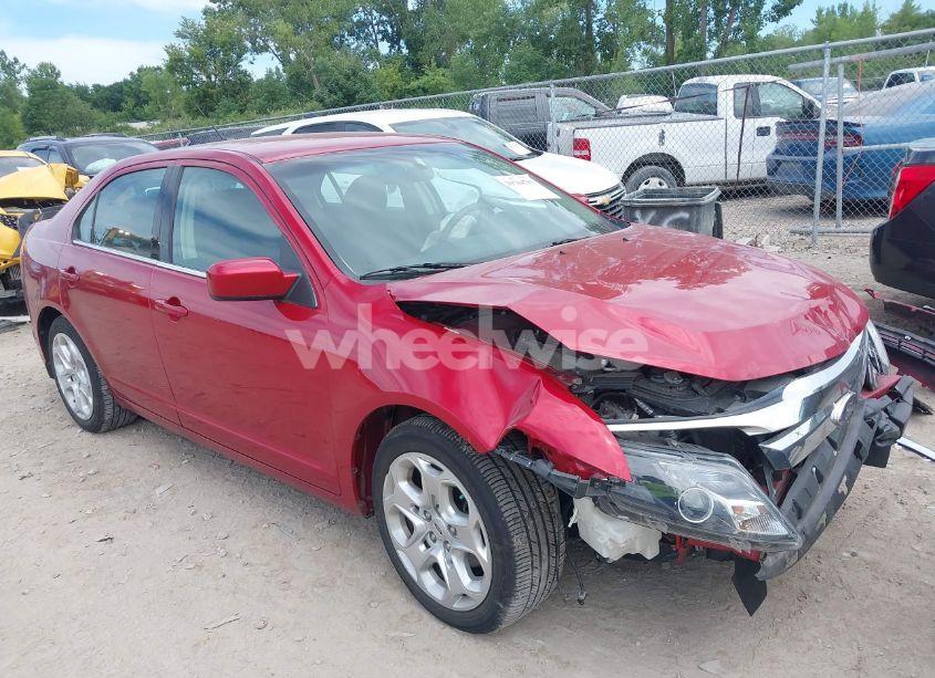 2010 Ford Fusion SE (VIN 3FAHP0HA8AR282780) main photo