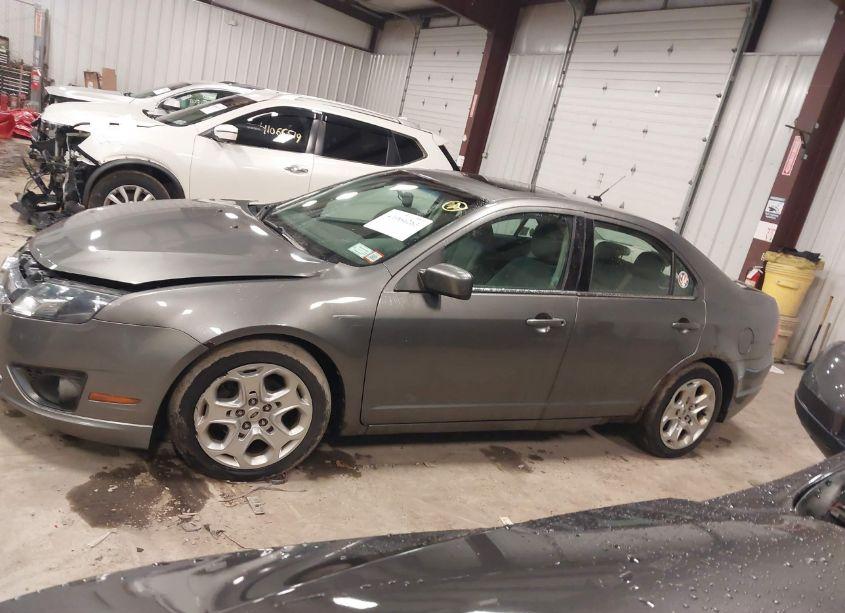 Photo 15 of 2010 Ford Fusion SE (VIN 3FAHP0HA8AR302624)