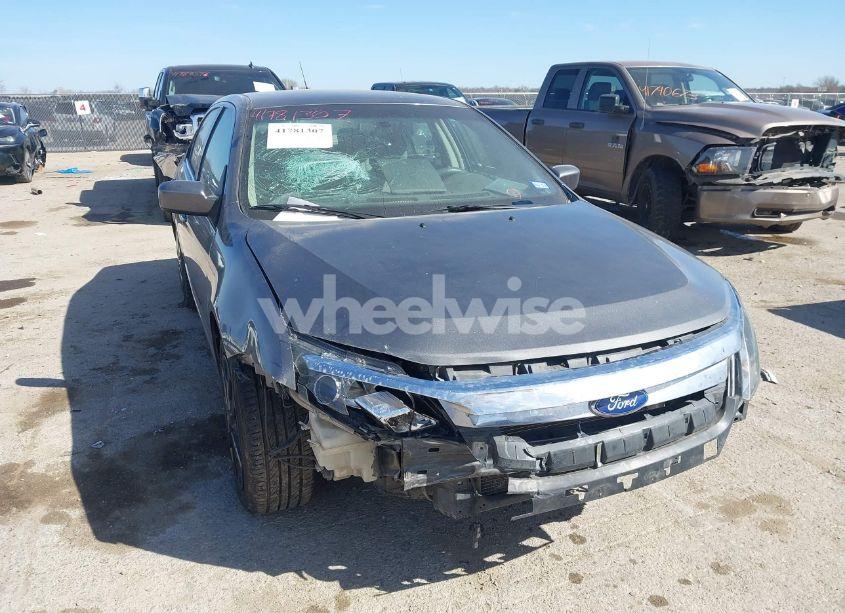 2010 Ford Fusion SE (VIN 3FAHP0HA8AR307984) main photo