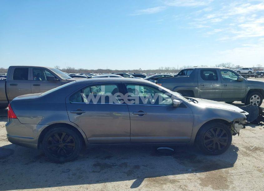 Photo 13 of 2010 Ford Fusion SE (VIN 3FAHP0HA8AR307984)