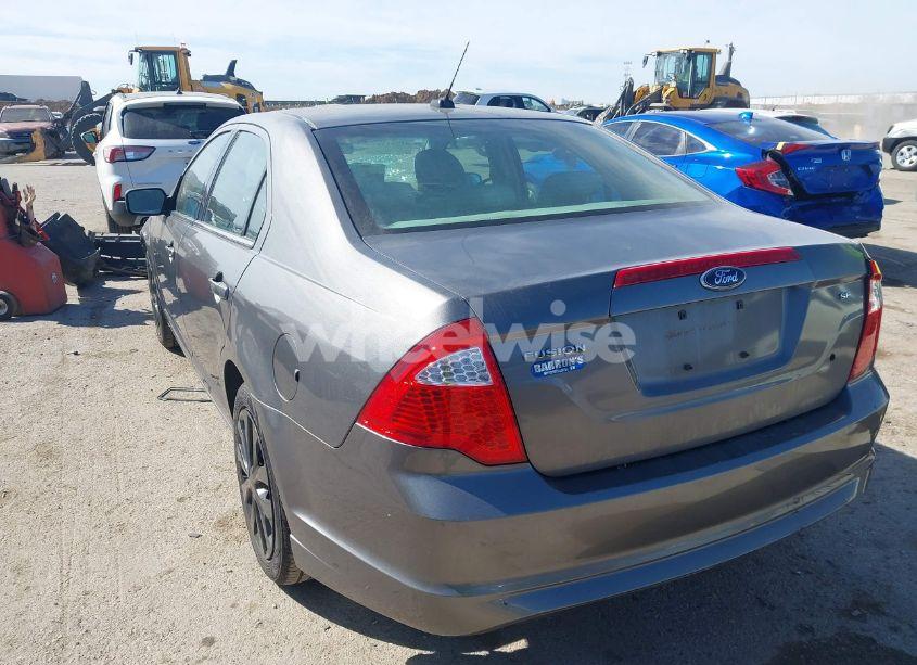 Photo 3 of 2010 Ford Fusion SE (VIN 3FAHP0HA8AR307984)