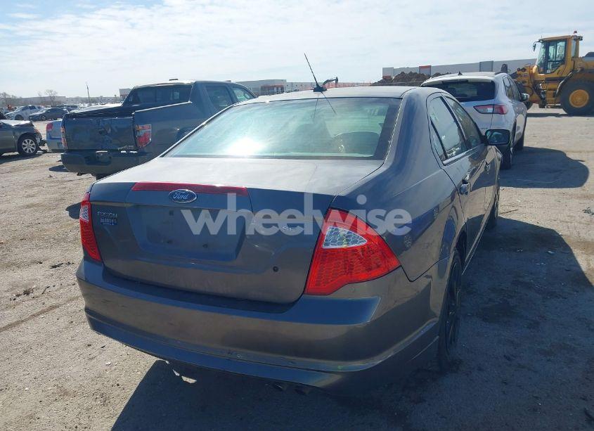 Photo 4 of 2010 Ford Fusion SE (VIN 3FAHP0HA8AR307984)