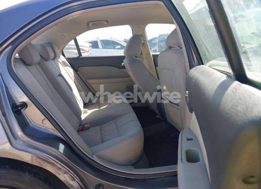 Photo 8 of 2010 Ford Fusion SE (VIN 3FAHP0HA8AR307984)