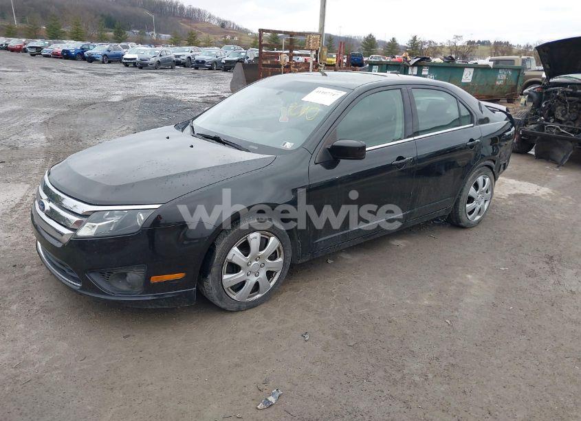 Photo 2 of 2010 Ford Fusion SE (VIN 3FAHP0HA8AR309010)