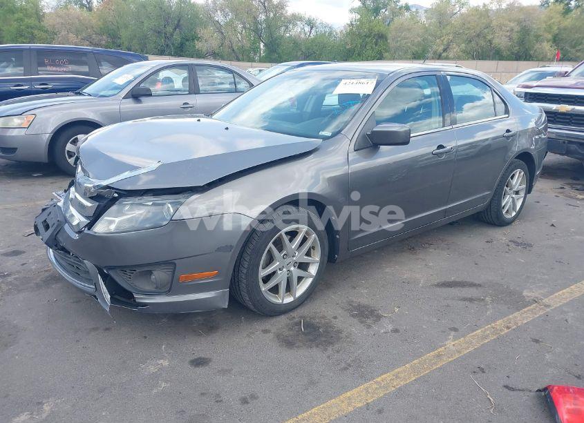 Photo 2 of 2010 Ford Fusion SE (VIN 3FAHP0HA8AR320220)