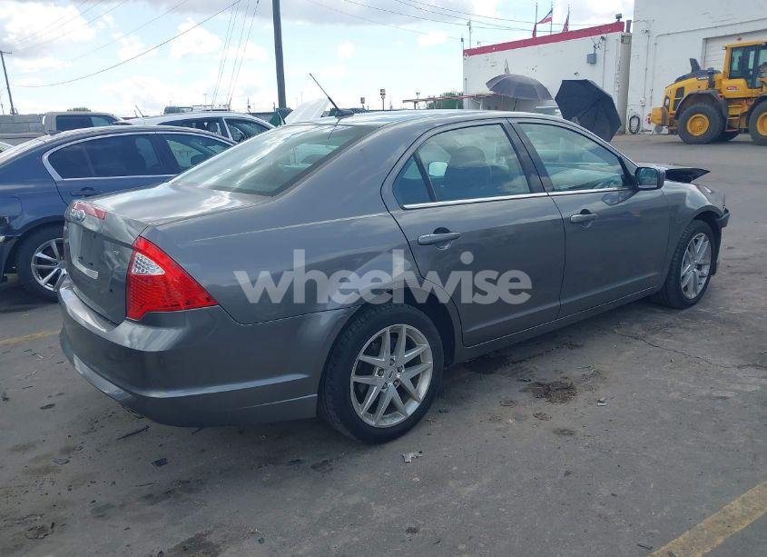 Photo 4 of 2010 Ford Fusion SE (VIN 3FAHP0HA8AR320220)