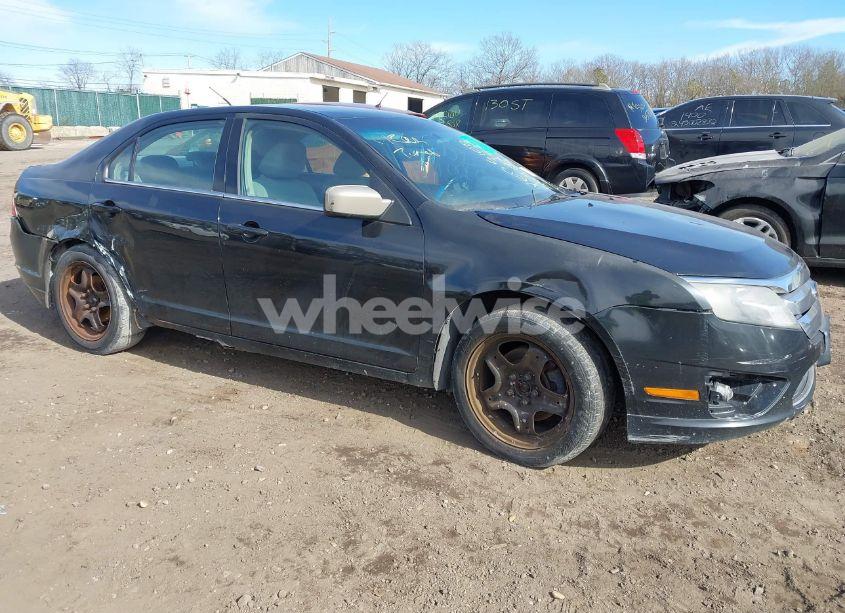 2010 Ford Fusion SE (VIN 3FAHP0HA8AR340726) main photo