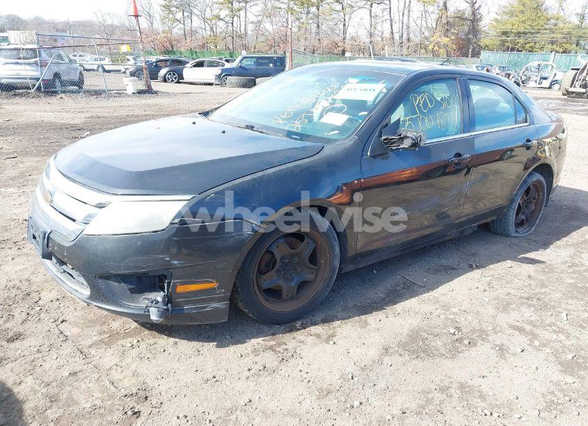 Photo 2 of 2010 Ford Fusion SE (VIN 3FAHP0HA8AR340726)