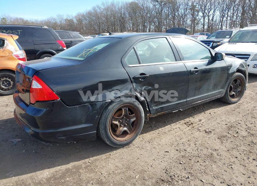 Photo 4 of 2010 Ford Fusion SE (VIN 3FAHP0HA8AR340726)