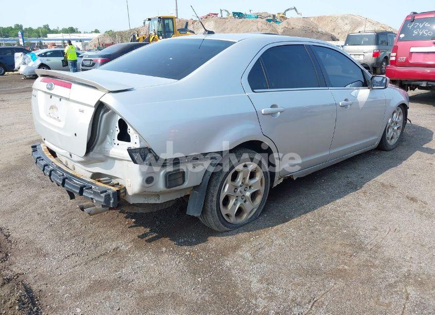 Photo 4 of 2010 Ford Fusion SE (VIN 3FAHP0HA8AR350320)