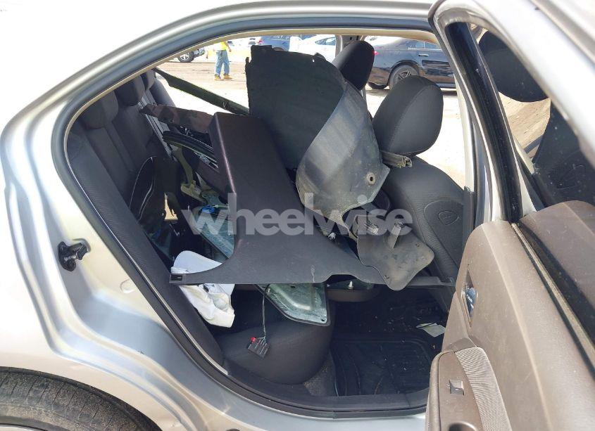 Photo 8 of 2010 Ford Fusion SE (VIN 3FAHP0HA8AR350320)