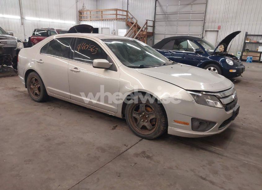 2010 Ford Fusion SE (VIN 3FAHP0HA8AR359308) main photo