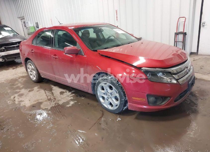 2010 Ford Fusion SE (VIN 3FAHP0HA8AR365755) main photo