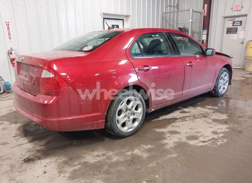 Photo 4 of 2010 Ford Fusion SE (VIN 3FAHP0HA8AR365755)