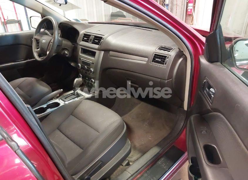 Photo 5 of 2010 Ford Fusion SE (VIN 3FAHP0HA8AR365755)