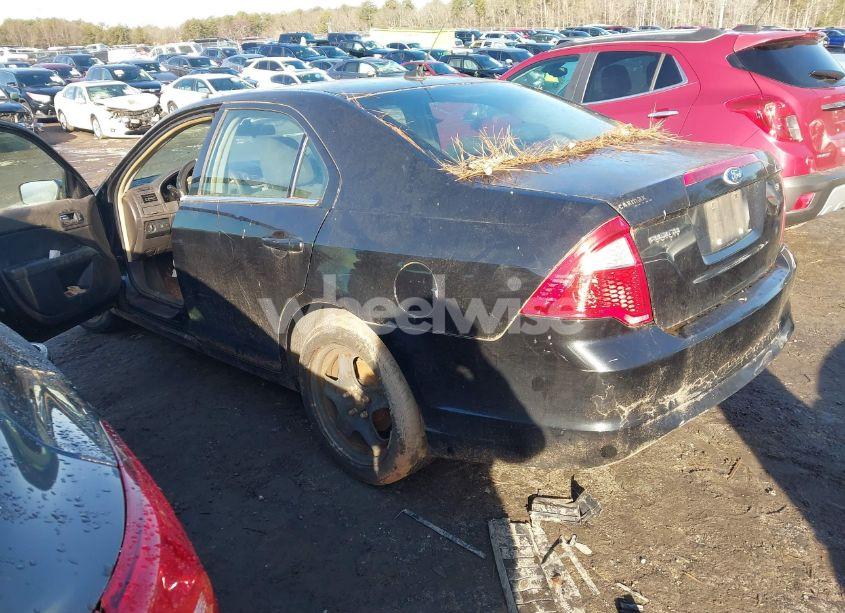 Photo 3 of 2010 Ford Fusion SE (VIN 3FAHP0HA8AR389117)