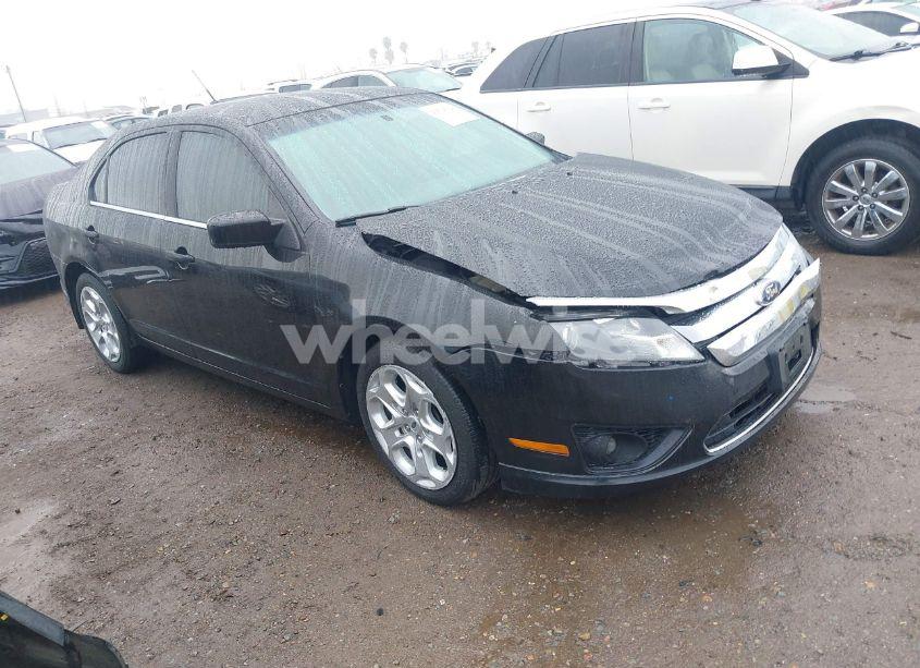 2010 Ford Fusion SE (VIN 3FAHP0HA8AR402982) main photo