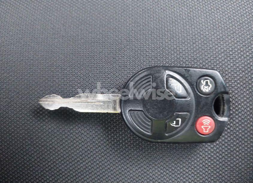 Photo 11 of 2010 Ford Fusion SE (VIN 3FAHP0HA8AR402982)