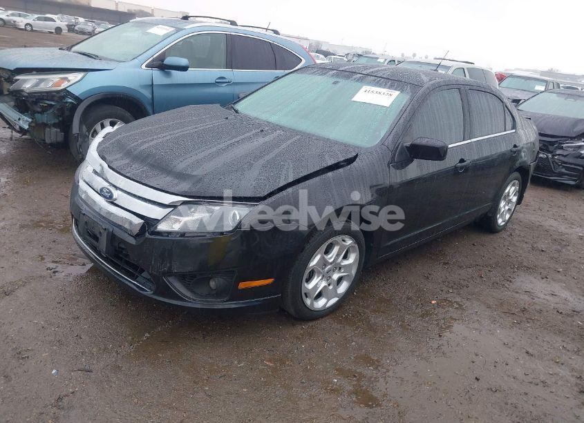 Photo 2 of 2010 Ford Fusion SE (VIN 3FAHP0HA8AR402982)