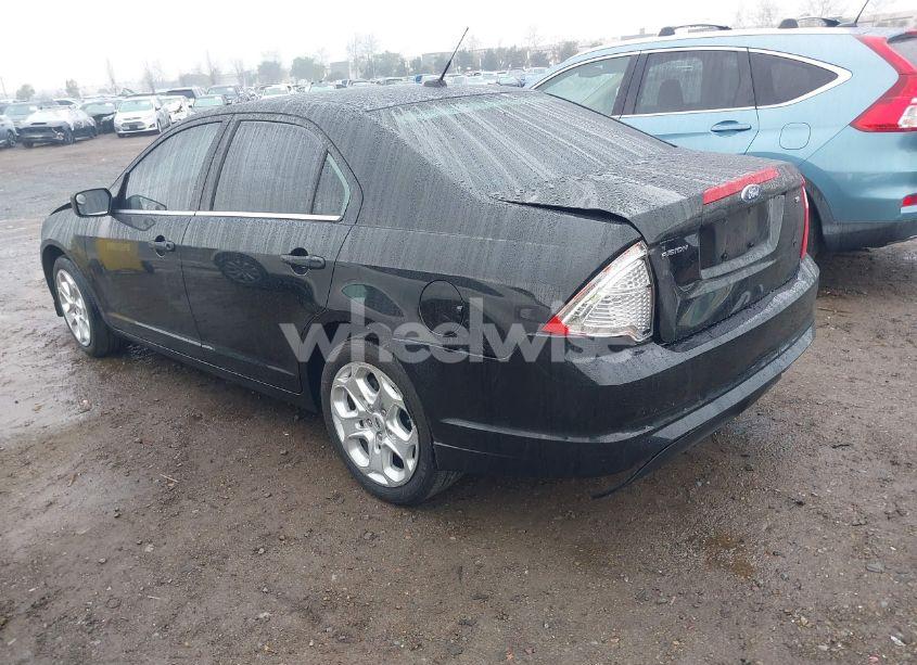 Photo 3 of 2010 Ford Fusion SE (VIN 3FAHP0HA8AR402982)