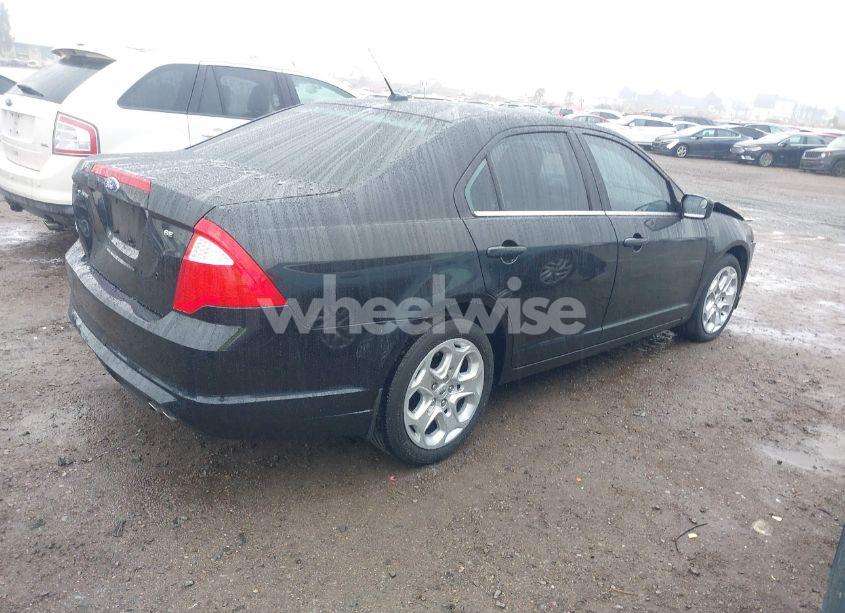 Photo 4 of 2010 Ford Fusion SE (VIN 3FAHP0HA8AR402982)