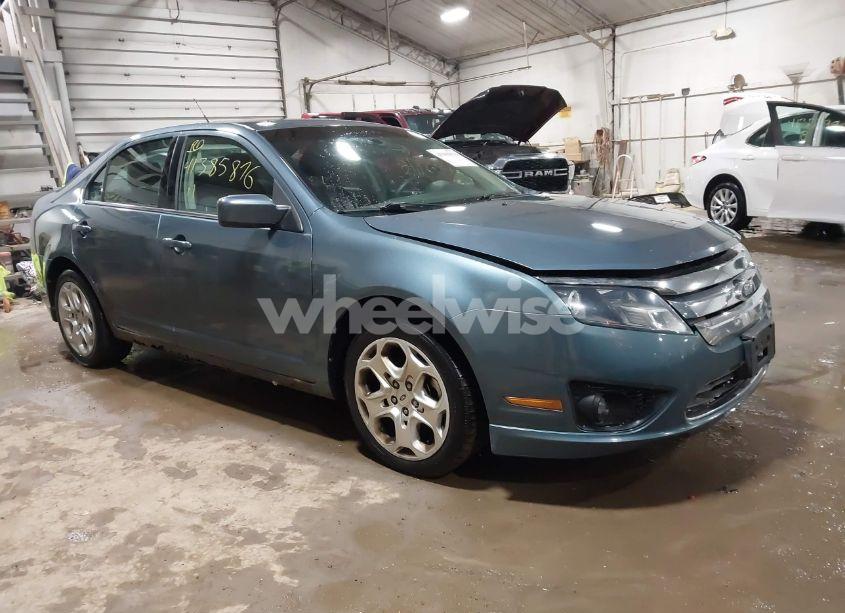 2011 Ford Fusion SE (VIN 3FAHP0HA8BR113277) main photo