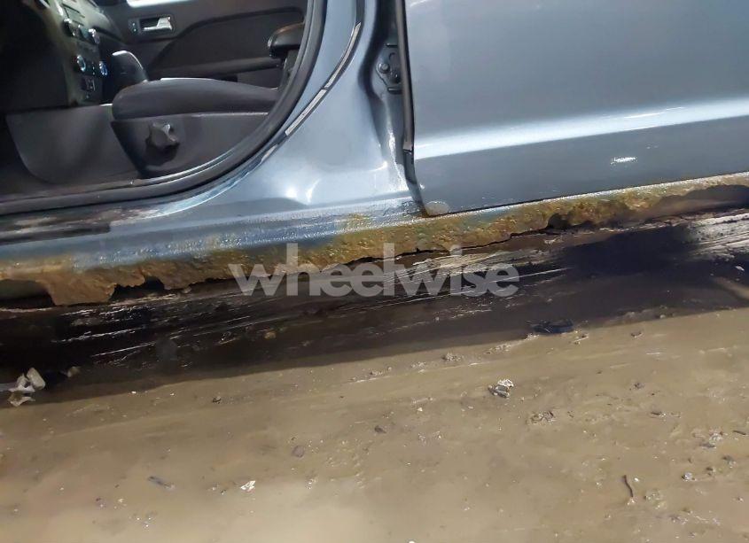 Photo 6 of 2011 Ford Fusion SE (VIN 3FAHP0HA8BR113277)