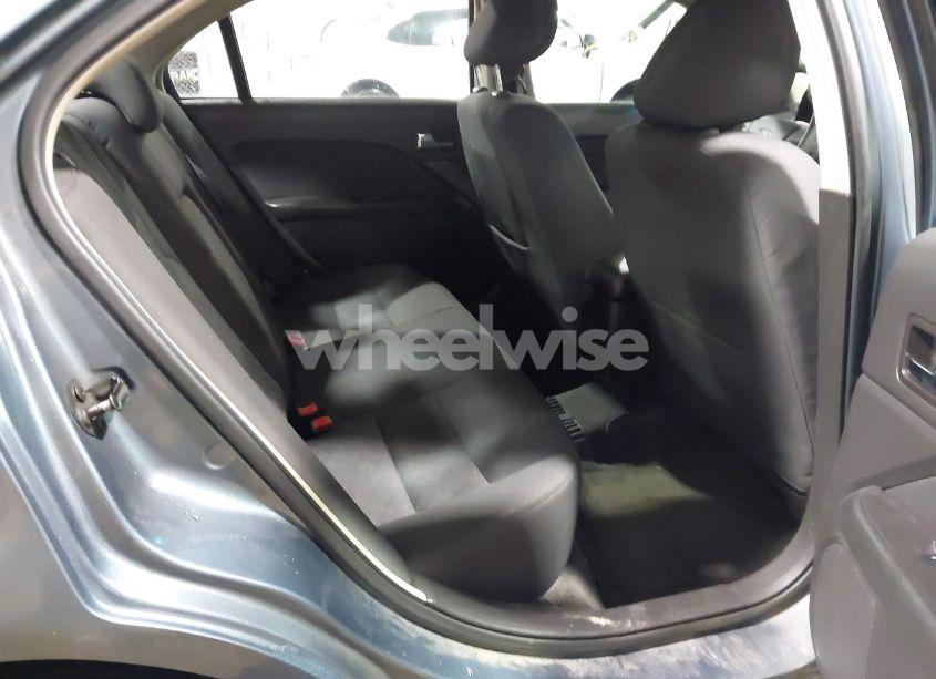 Photo 8 of 2011 Ford Fusion SE (VIN 3FAHP0HA8BR113277)