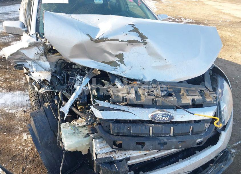 Photo 6 of 2011 Ford Fusion SE (VIN 3FAHP0HA8BR124893)