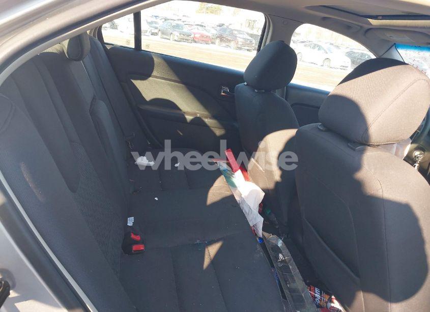 Photo 8 of 2011 Ford Fusion SE (VIN 3FAHP0HA8BR124893)