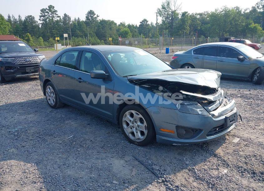 2011 Ford Fusion SE (VIN 3FAHP0HA8BR126370) main photo