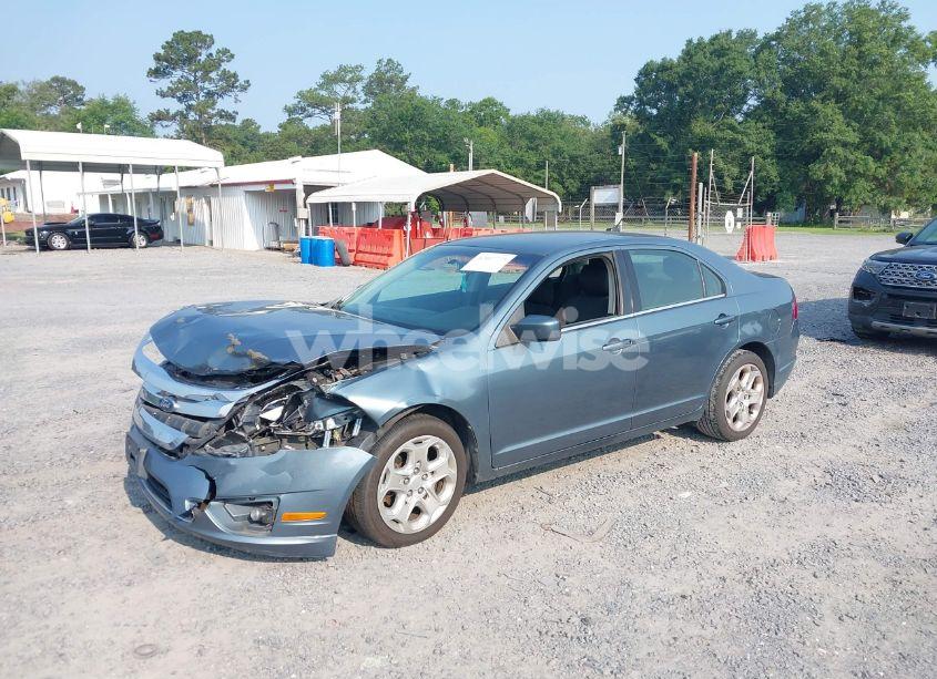 Photo 2 of 2011 Ford Fusion SE (VIN 3FAHP0HA8BR126370)