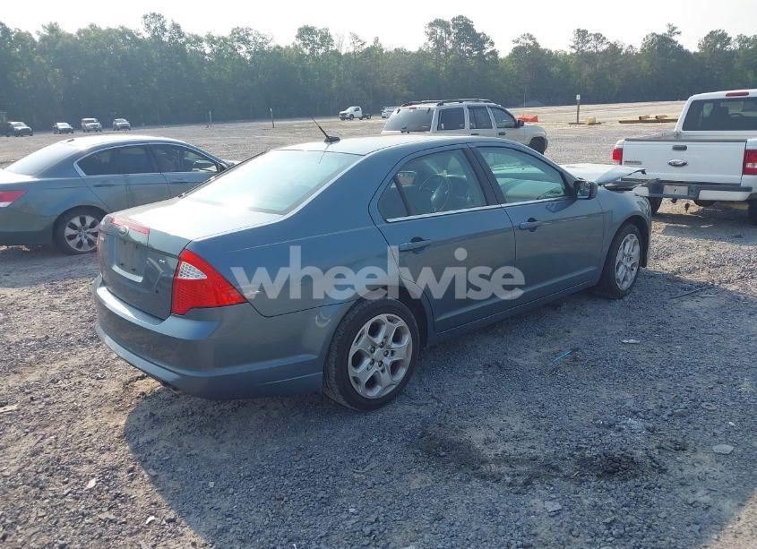 Photo 4 of 2011 Ford Fusion SE (VIN 3FAHP0HA8BR126370)