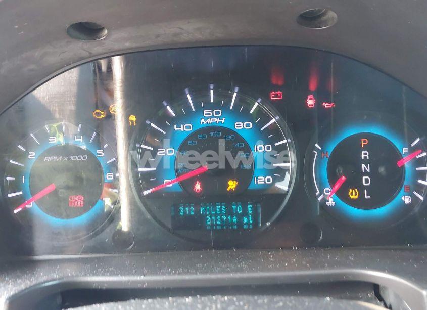 Photo 7 of 2011 Ford Fusion SE (VIN 3FAHP0HA8BR126370)