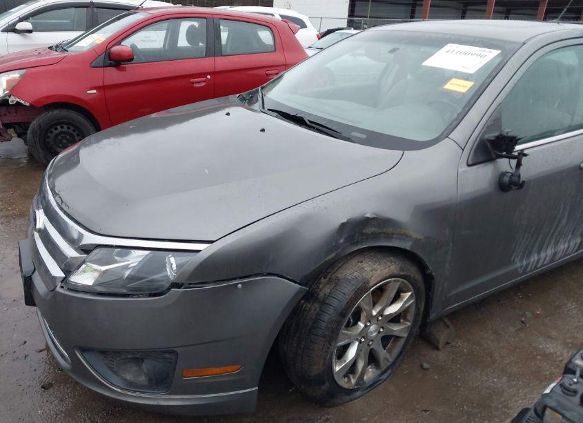 Photo 6 of 2011 Ford Fusion SE (VIN 3FAHP0HA8BR142763)