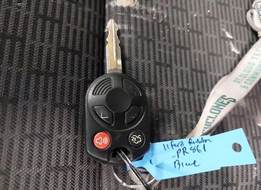 Photo 11 of 2011 Ford Fusion SE (VIN 3FAHP0HA8BR147378)