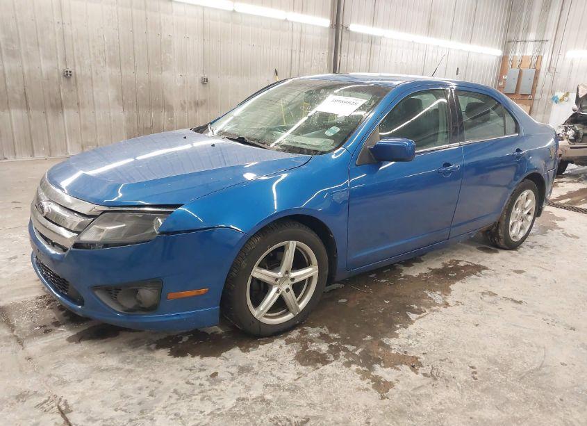 Photo 2 of 2011 Ford Fusion SE (VIN 3FAHP0HA8BR147378)