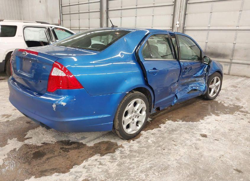 Photo 4 of 2011 Ford Fusion SE (VIN 3FAHP0HA8BR147378)