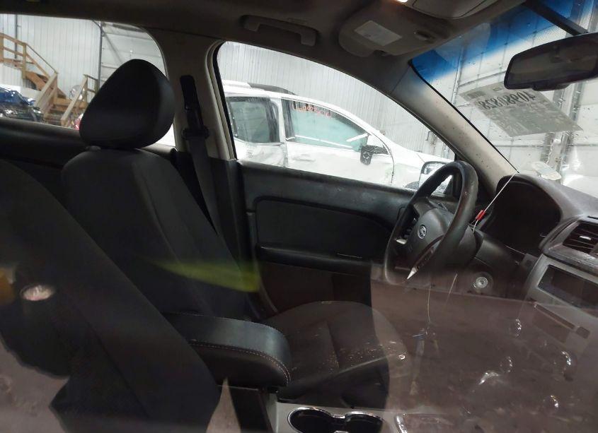 Photo 5 of 2011 Ford Fusion SE (VIN 3FAHP0HA8BR147378)